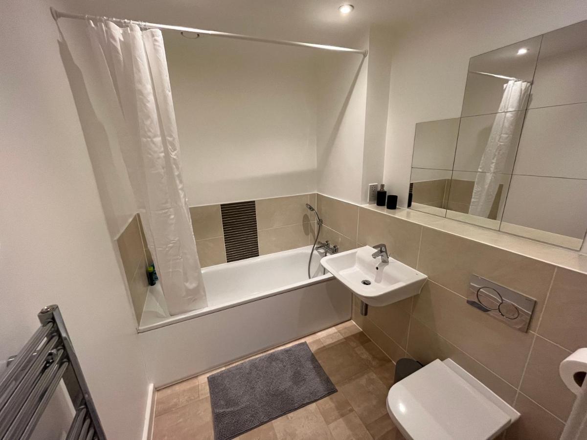 2 Bedroom, 2 Bathroom Modern Apartment Close To Ocean Village, Free Parking, Single Or Double Beds Southampton Extérieur photo